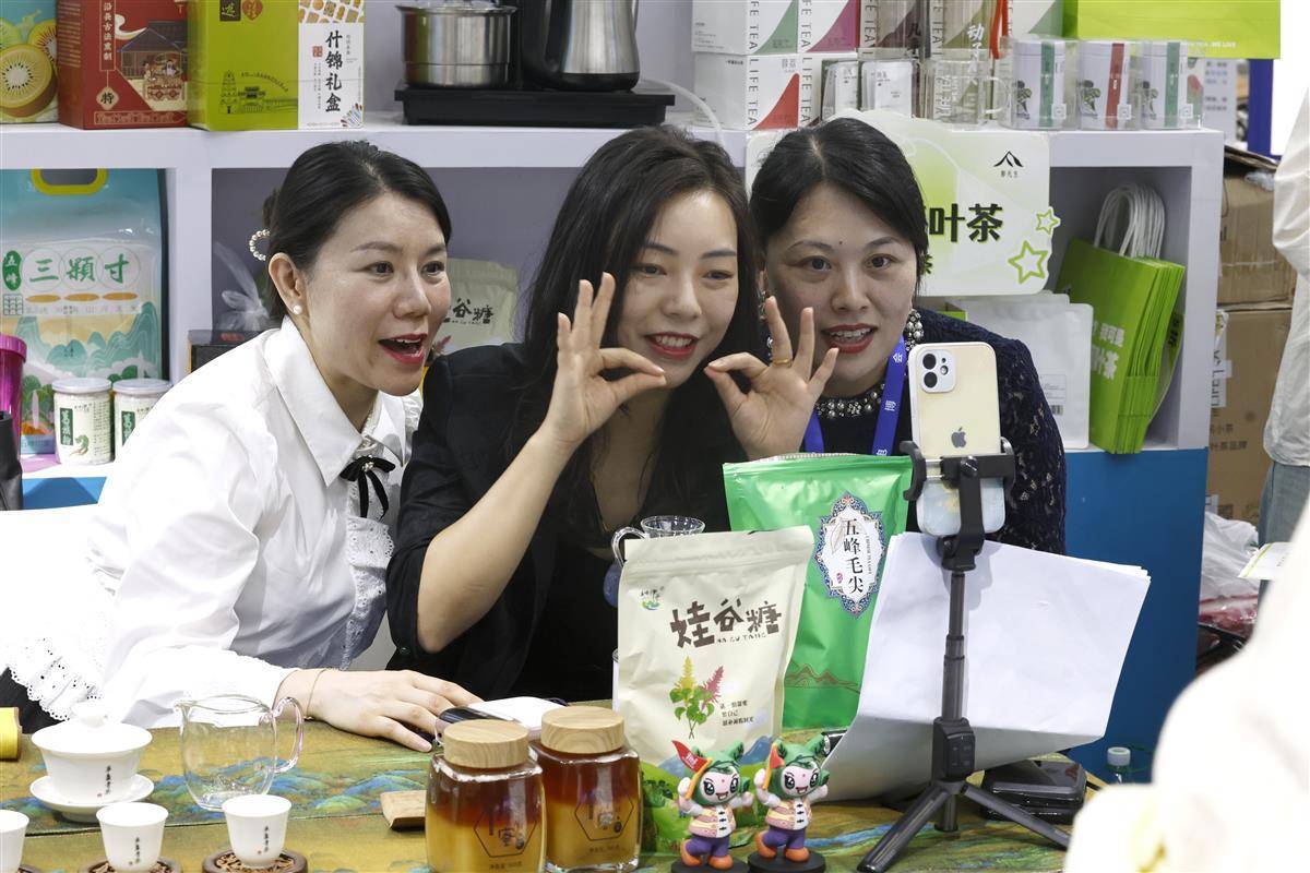 亿百万棋牌